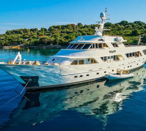 Superyacht TO JE TO