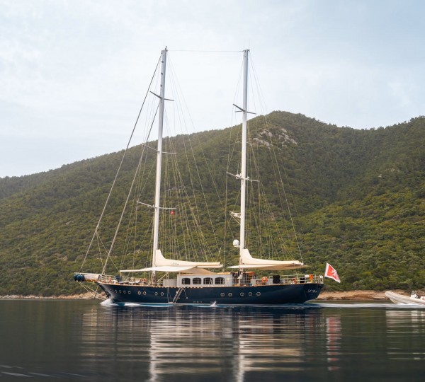 Superyacht LE PIETRE