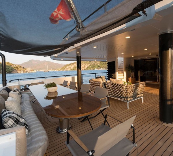 Main Deck Dining And Seating Area