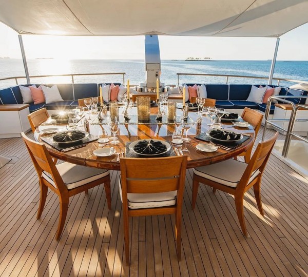 Main Deck Dining