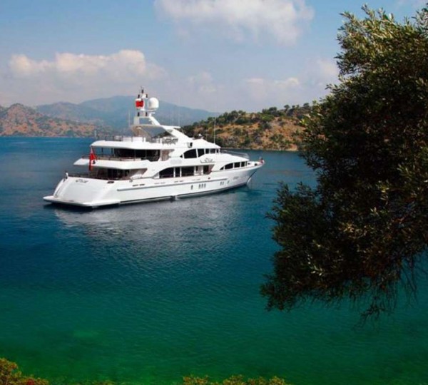 M/Y ALEGRIA - Anchored
