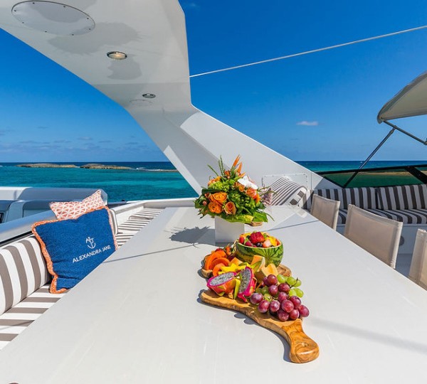 ALEXANDRA JANE Exterior - Flybridge Dining