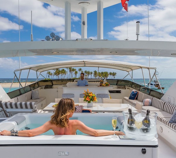 ALEXANDRA JANE Exterior - Flybridge Lifestyle