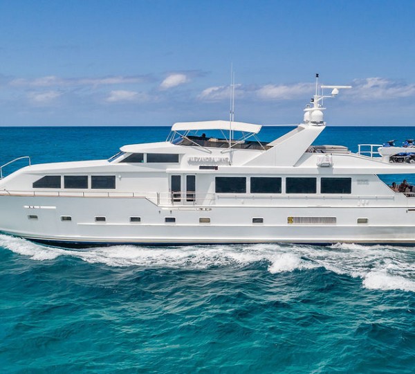 ALEXANDRA JANE Exterior - Underway