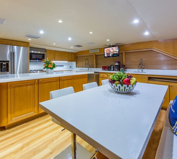 ALEXANDRA JANE Interior - Galley With Dining