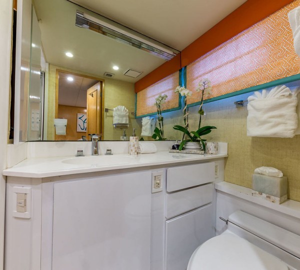 ALEXANDRA JANE Interior - Guest Ensuite