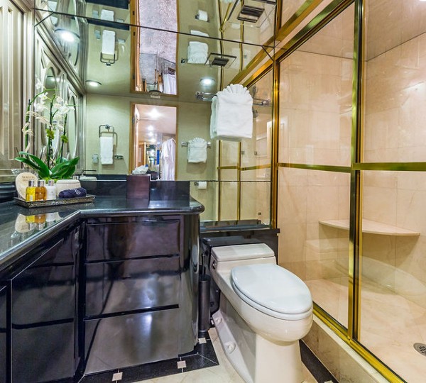 ALEXANDRA JANE Interior - Master Ensuite