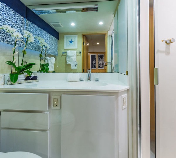 ALEXANDRA JANE Interior - Twin Ensuite