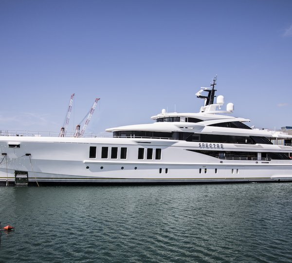 Benetti MY Spectre On Water