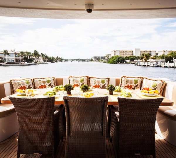 CHARISMA Alfresco Dining