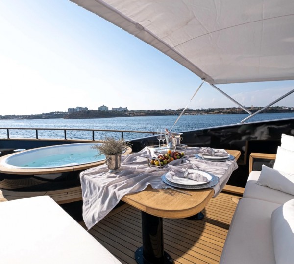 Exterior Relaxation Area With Dining