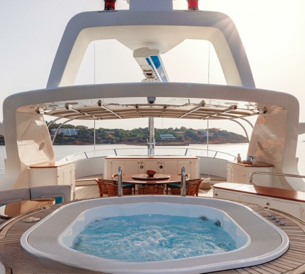 Exterior Sunbathing Area