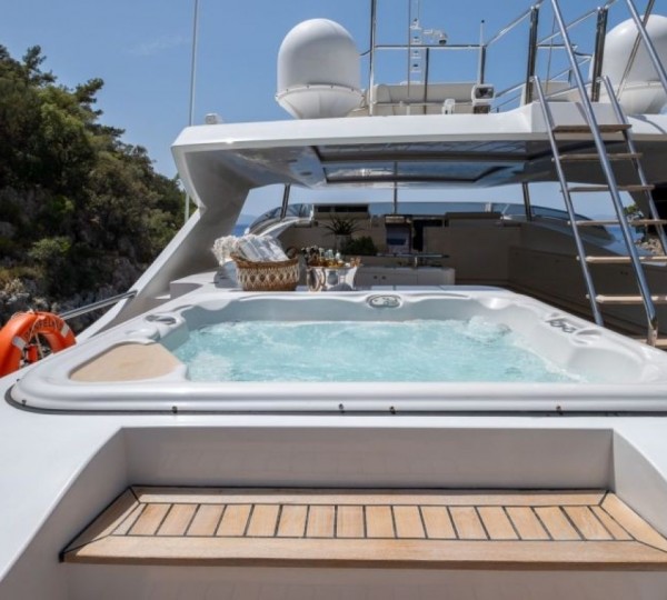 Exterior Sunbathing Area