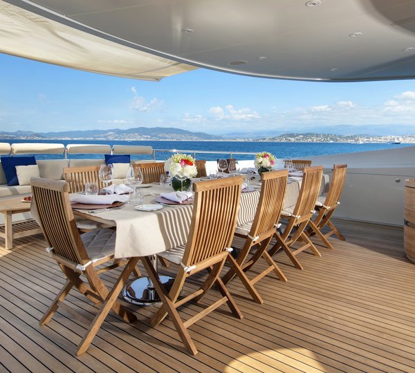 Exterior Upper Deck Dinning Table 