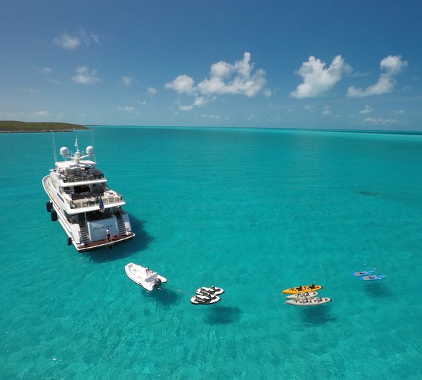 FAR NIENTE With Water Toys