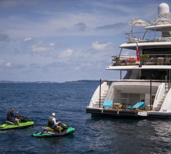 Foredeck With Exterior Play Zone