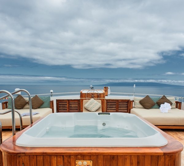 Galapagos Sea Star Journey Jacuzzi And Sunloungers On Deck 