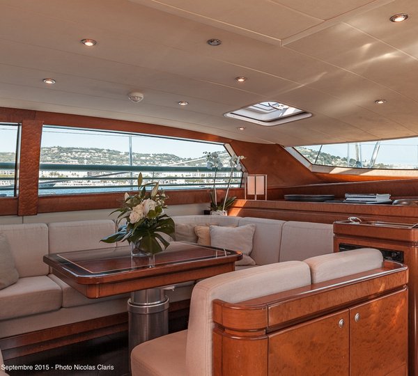 Grand Bleu Vintage By CNB - Dining