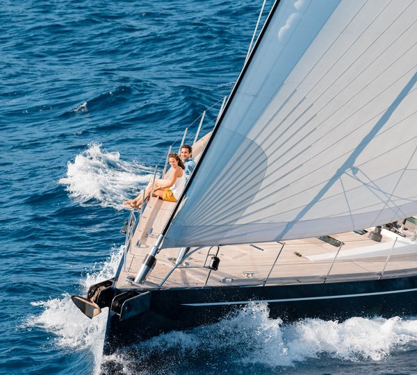 Grand Bleu Vintage By CNB - Sailing Fun Couple