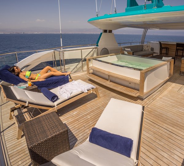 Jacuzzi Lifestyle On Sun Deck