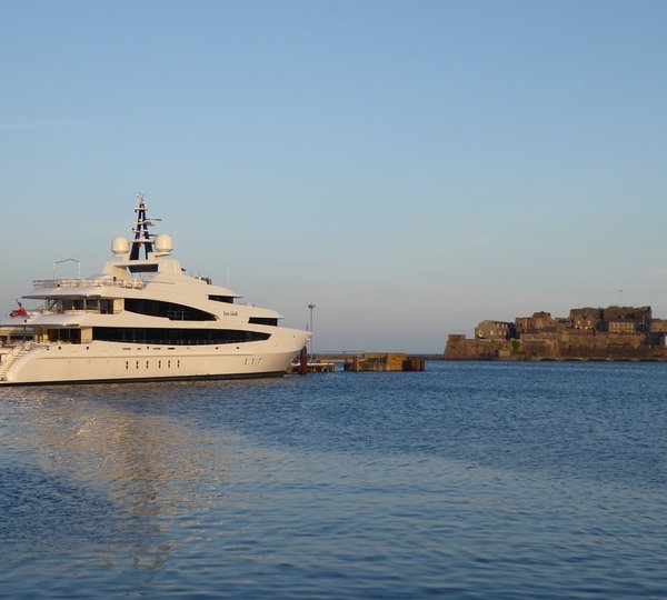 Lady Christina  Ready To Fuel