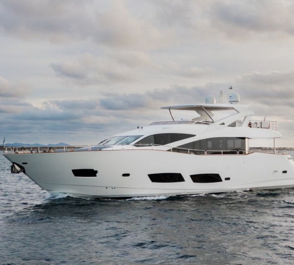 Luxury Superyacht PLAY THE GAME