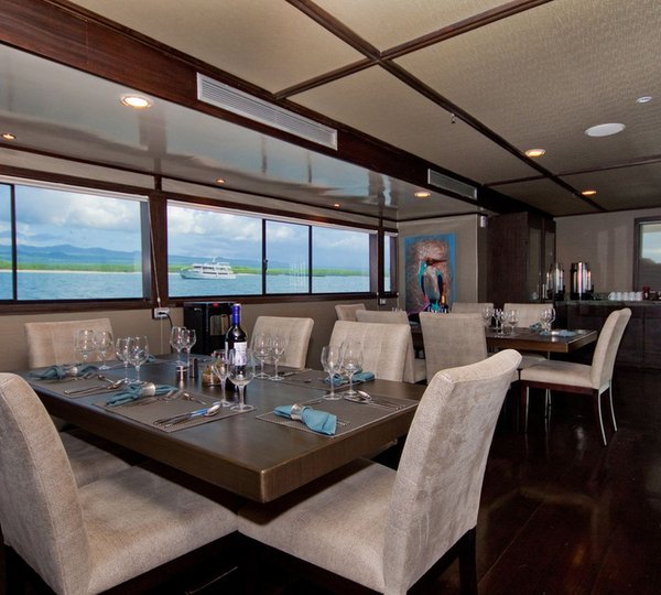 MY Galapagos Grand Odyssey Dining