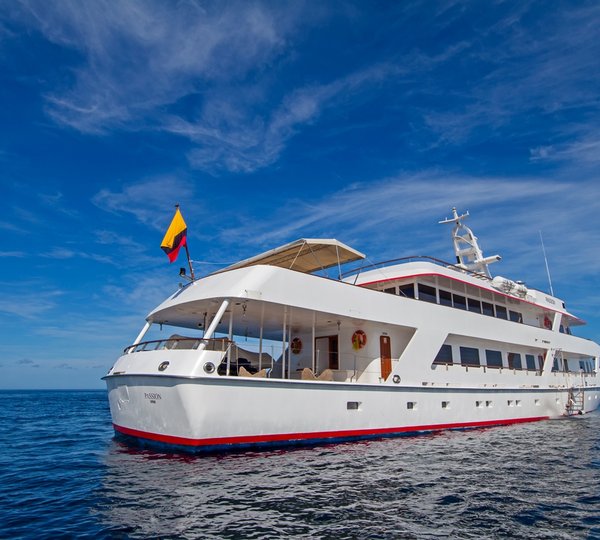 Motor Yacht PASSION - Stern View