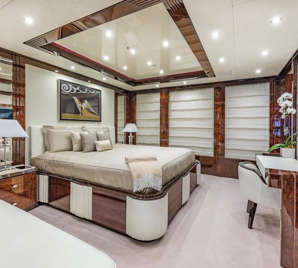 Motor Yacht Spectre Interior