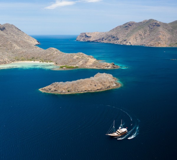 Nusa KodeIsland Island