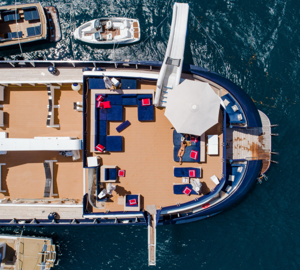 Opendeck Relaxation Area With Water Toys