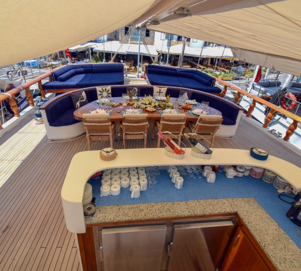 PERLA DEL MAR Exterior - Sun Deck Bar And Dining