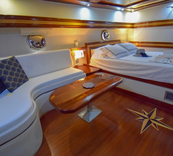 PERLA DEL MAR Interior - Double Cabin