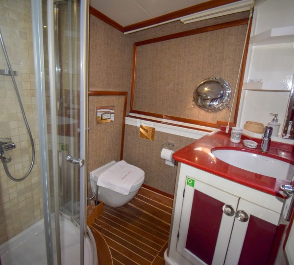 PERLA DEL MAR Interior - Twin Cabin Ensuite
