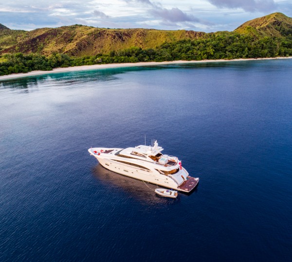 Paradise Yacht In Raja Ampat
