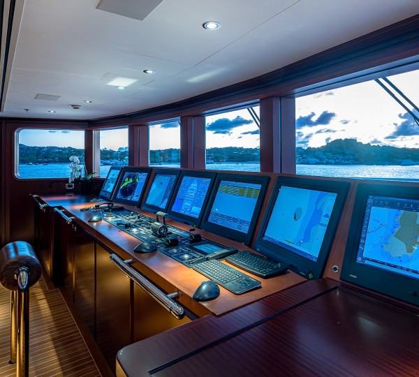 Rock It Bridge Helmstation Credit Yachting Image