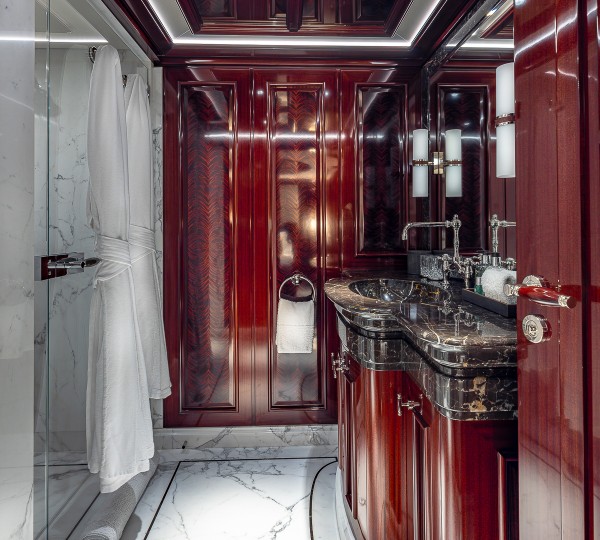 Rock It Guest Suite - Ensuite Credit Yachting Image