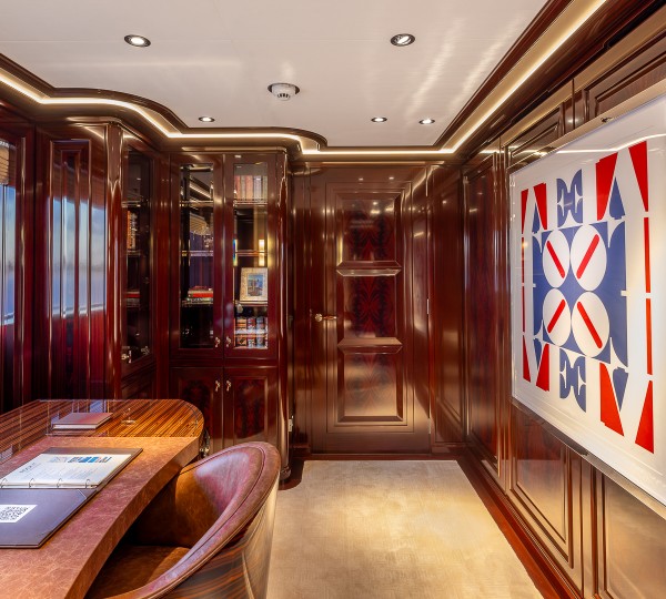 Rock It Master King Suite - Office Credit Yachting Image