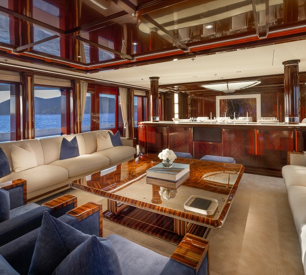 Rock It Main Deck Seating And Bar - Main Salon Credit Yachting Image