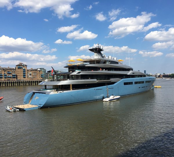 Superyacht Aviva