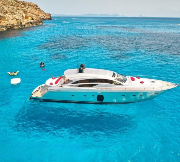 Superyacht LEGENDARY