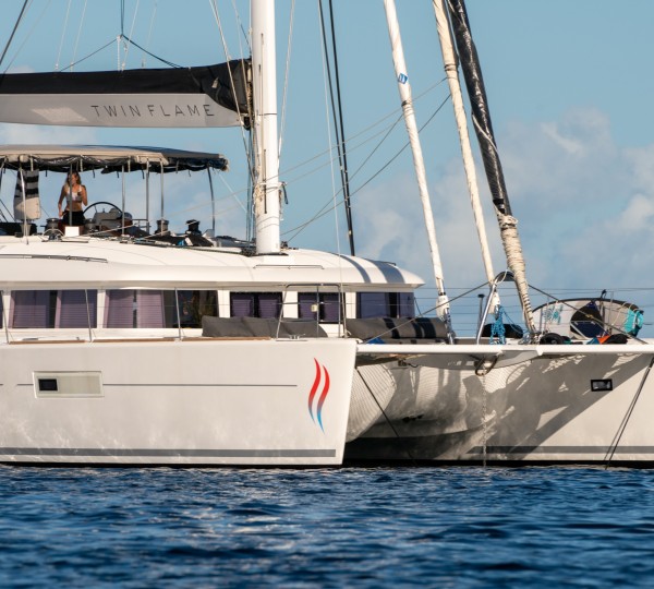 Catamaran TWIN FLAME - Main shot