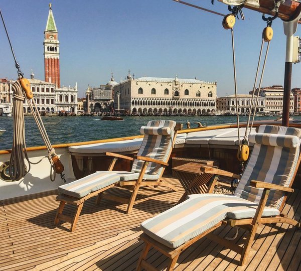 XARIFA Deck With Sunloungers