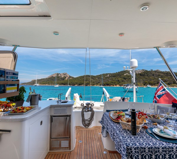 Aft Deck Dining Set Up