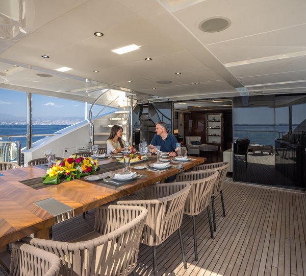 Al Fresco Dining Set Up