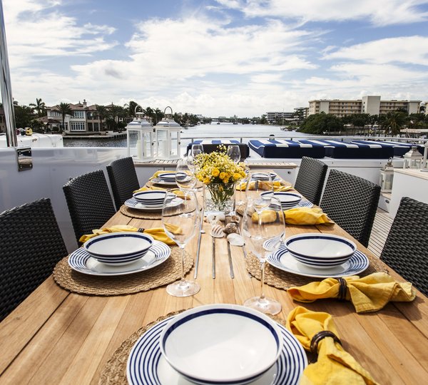 Alfresco Dining Set Up