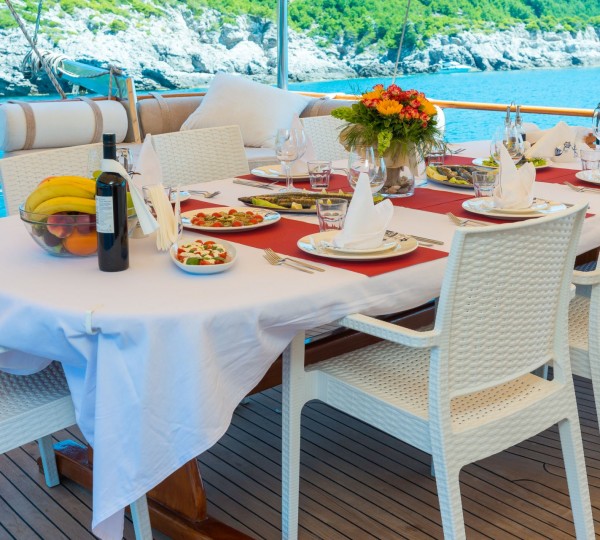 Alfresco Dining Table