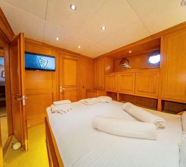 Double Cabin For Guests