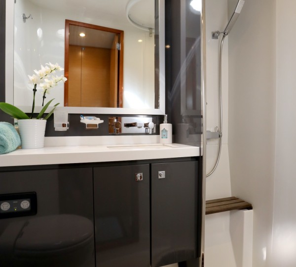 Ensuite Bathroom To The Double Cabin