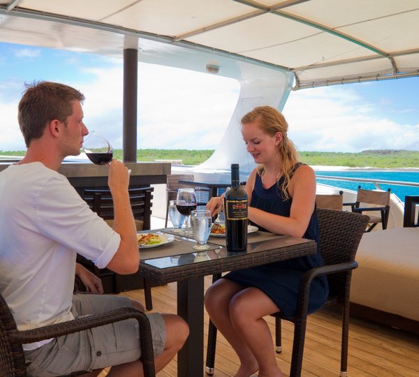 Galapagos Grand Odyssey Outside Bar